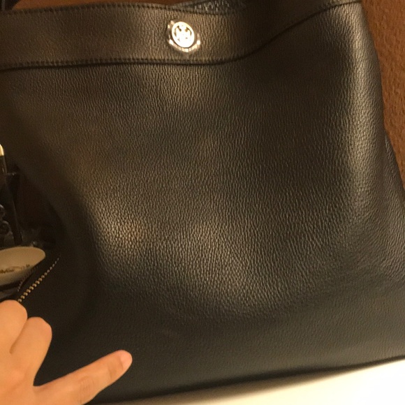 SOLD Tory Burch Robinson Pebbled Hobo - Picture 6 of 8